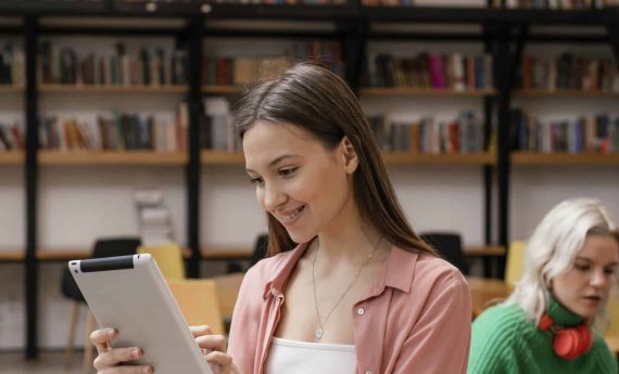 team-meeting-startups