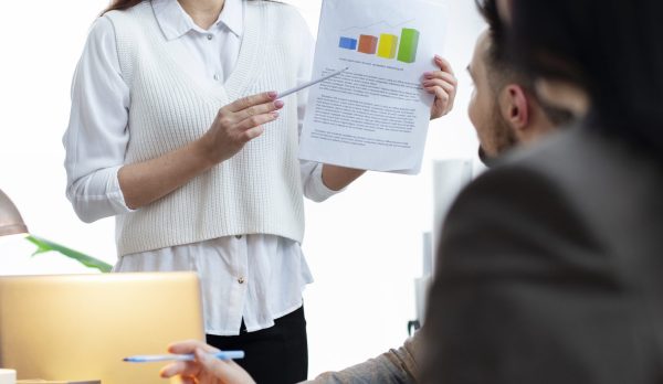 close-up-people-business-meeting